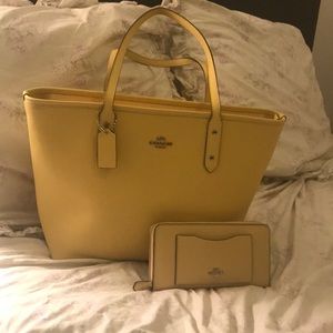 Coach purse and wallet